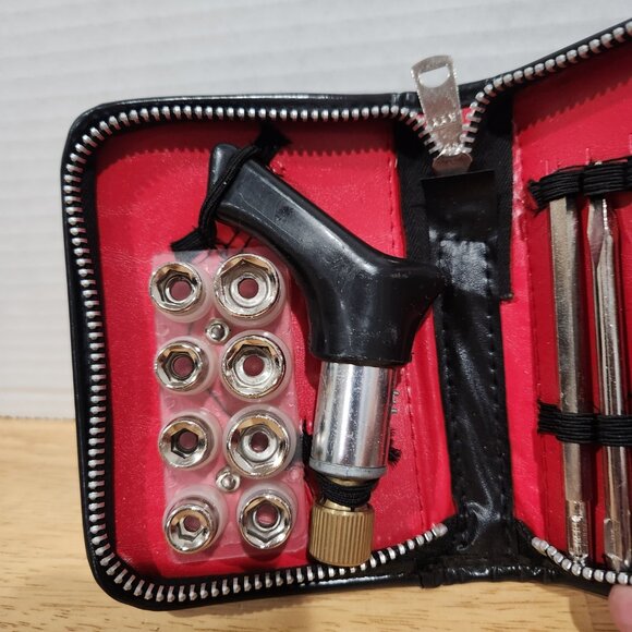 PC World 15 Piece Socket & Ratchet Mini Ratchet Wrench 6 pcs Bits 8 pcs Socket - Picture 5 of 6